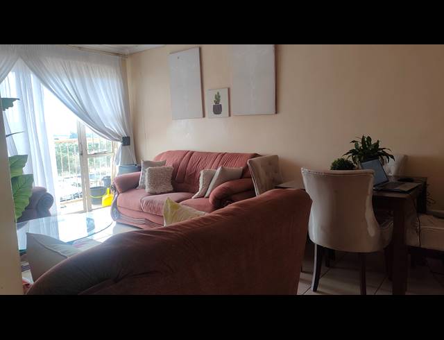 2 BEDROOM FLAT FOR SALE IN SILVERTON